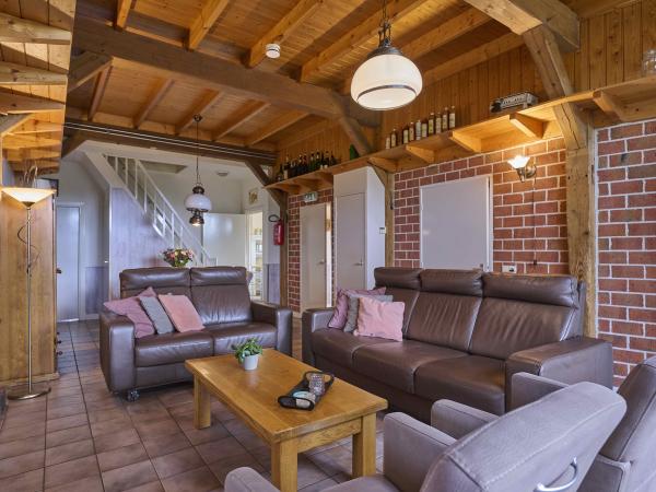 Villa photo 3