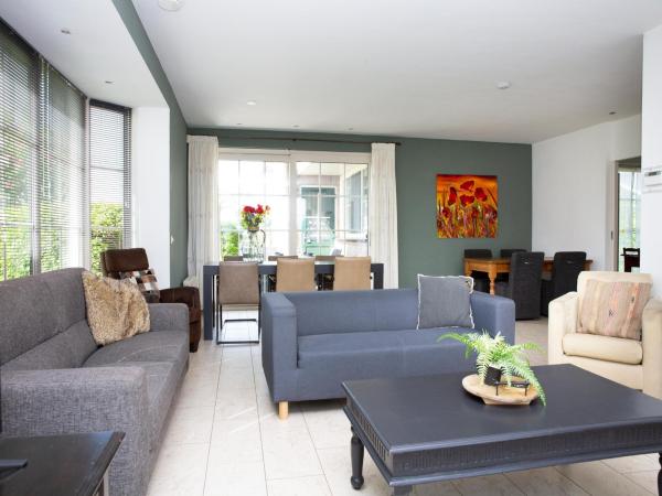 Villa photo 3