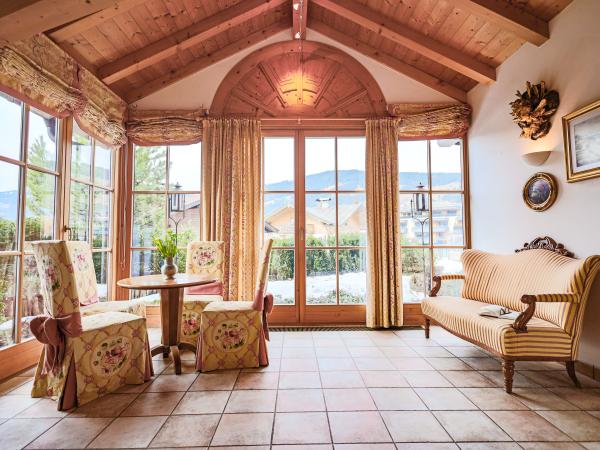 Villa photo 2