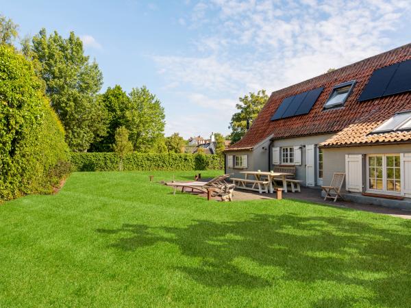 Villa photo 2