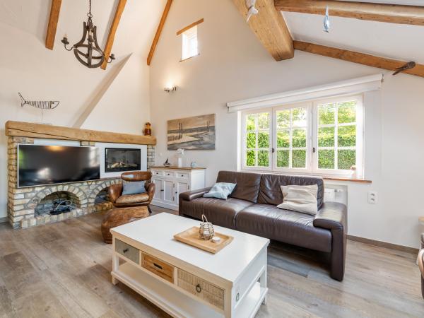 Villa photo 3