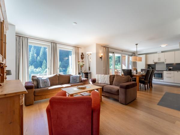 Villa photo 2