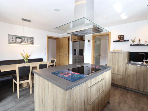 Villa photo 3