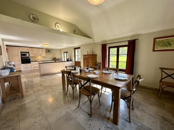 Villa photo 3
