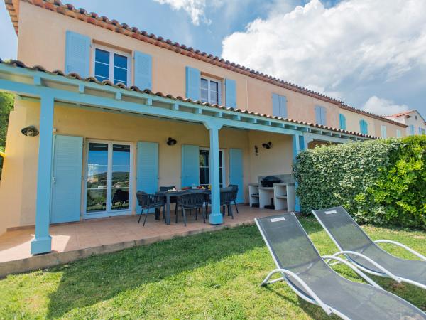Villa photo 3