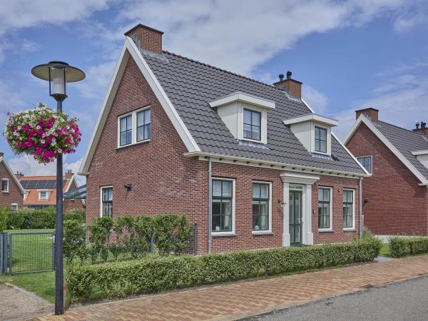 Villa photo 2