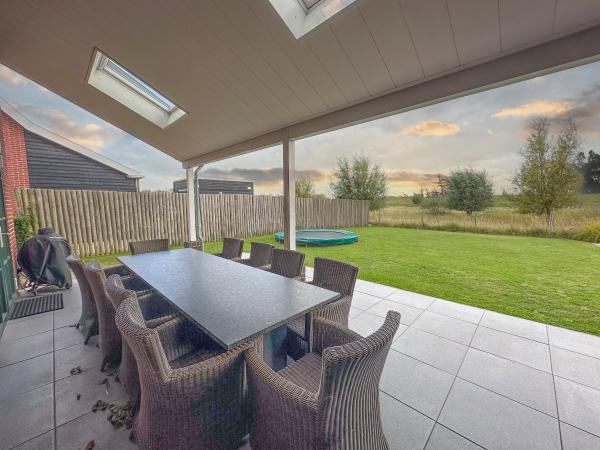 Villa photo 2