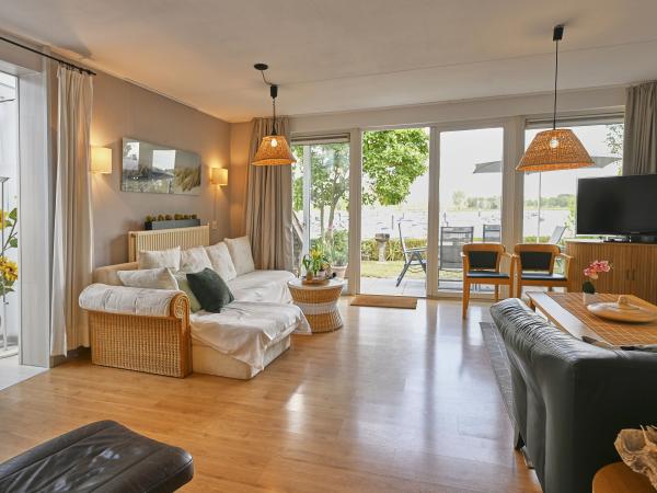 Villa photo 2