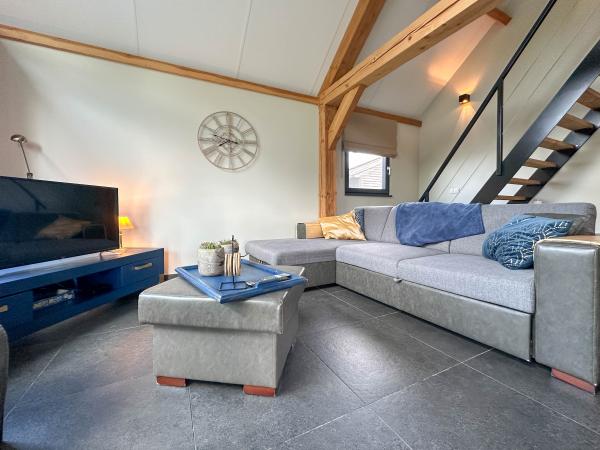 Villa photo 3