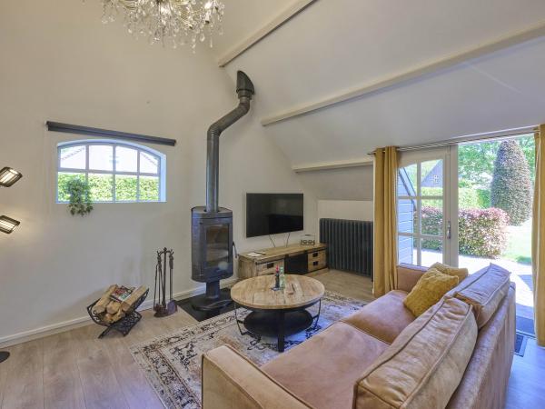 Villa photo 3