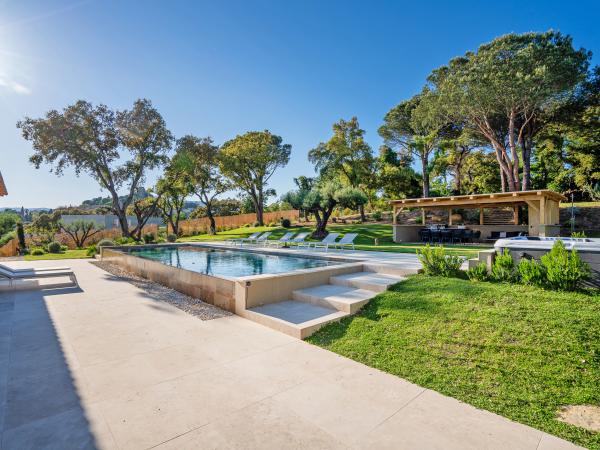 Villa photo 4