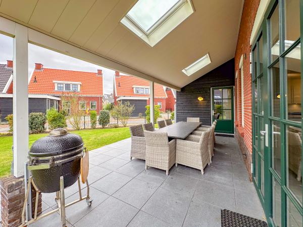 Villa photo 2