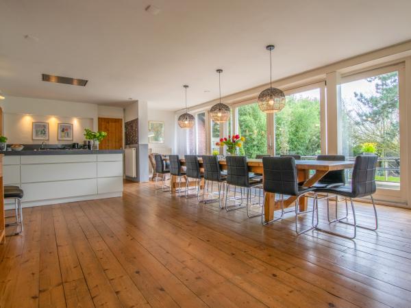 Villa photo 3