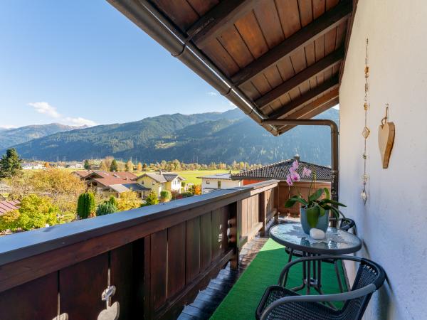 Villa photo 2