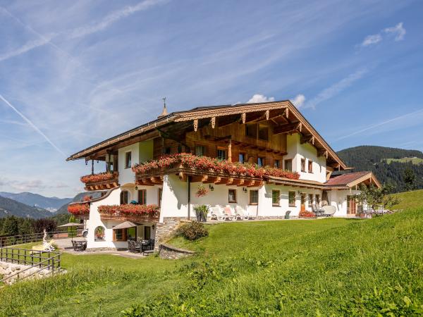 Villa photo 2