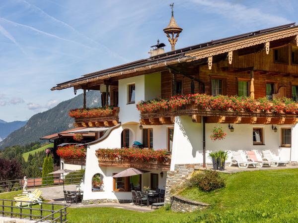 Villa photo 2