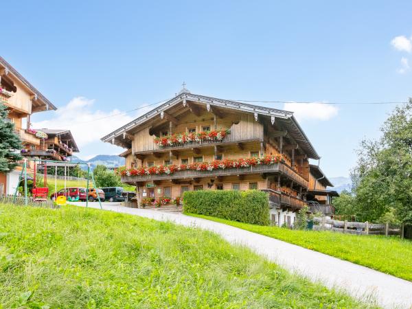 Villa photo 2