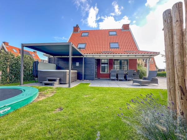 Villa photo 3