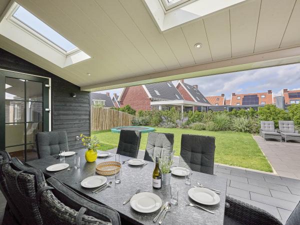 Villa photo 3