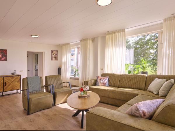Villa photo 3