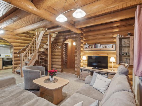 Villa photo 3