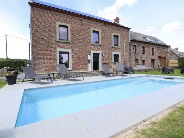 Villa photo 2