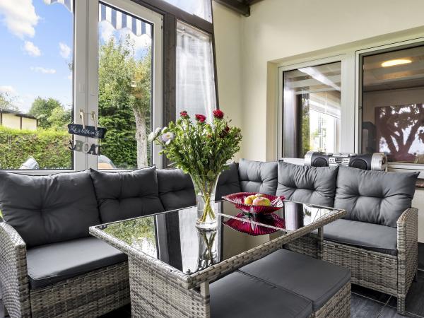 Villa photo 2