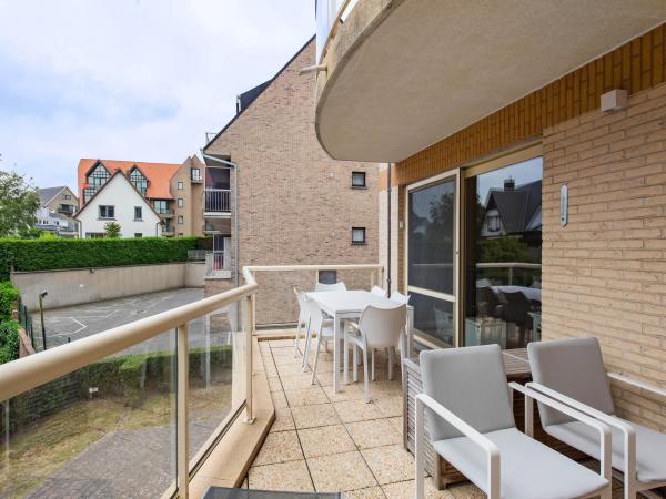 Villa photo 2