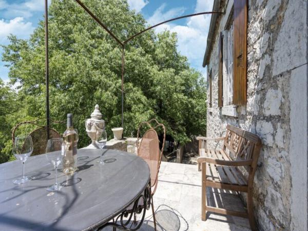 Villa photo 2
