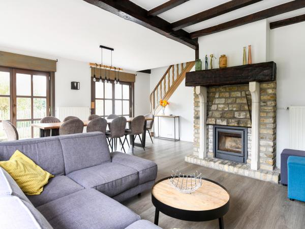 Villa photo 2