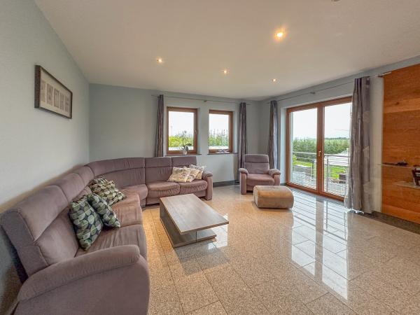 Villa photo 3
