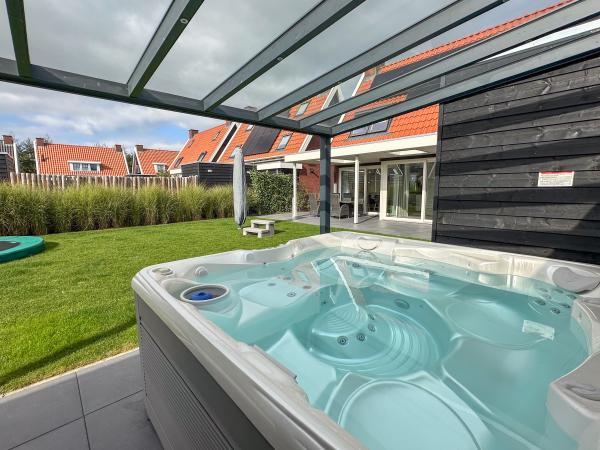 Villa photo 2