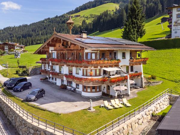 Villa photo 2