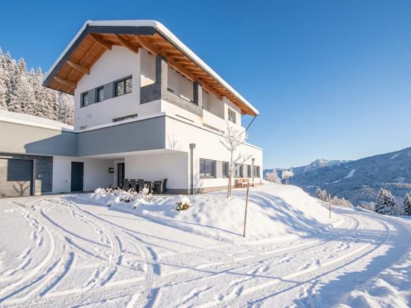 Villa photo 2