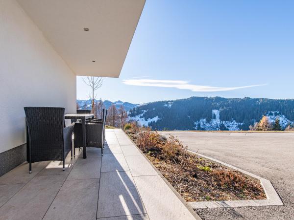 Villa photo 2