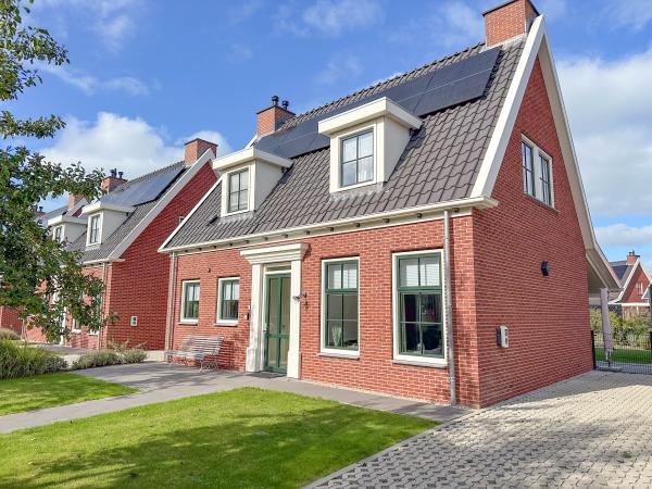 Villa photo 2