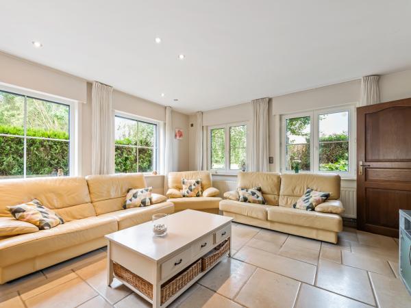 Villa photo 3