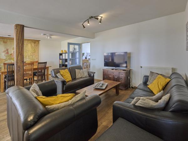 Villa photo 2