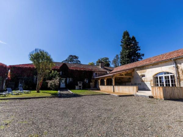 Villa photo 2