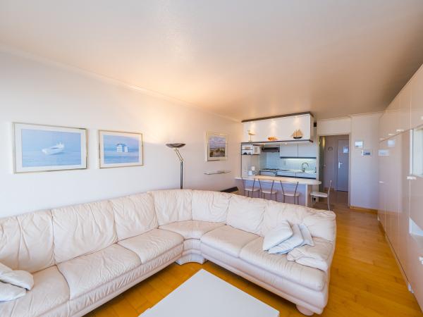 Villa photo 2