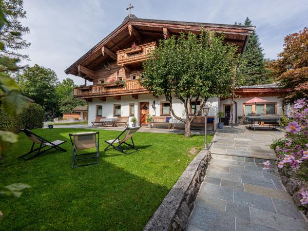 Villa photo 2