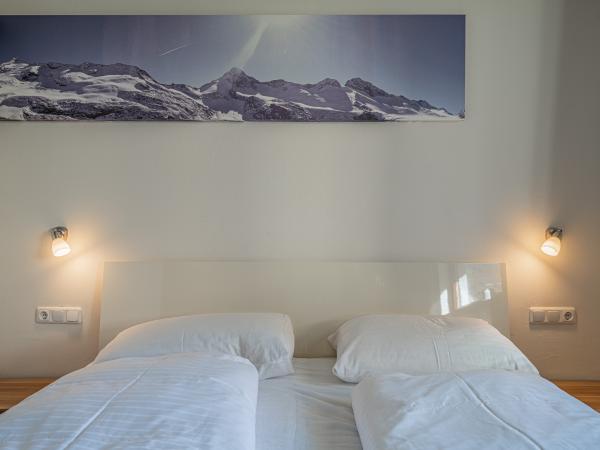 Villa photo 3