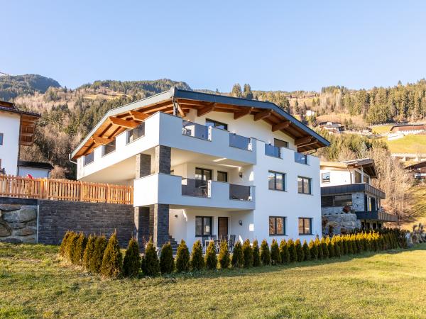 Villa photo 2