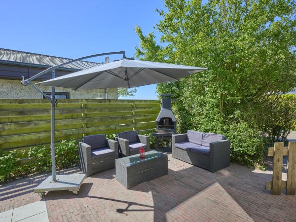 Villa photo 2