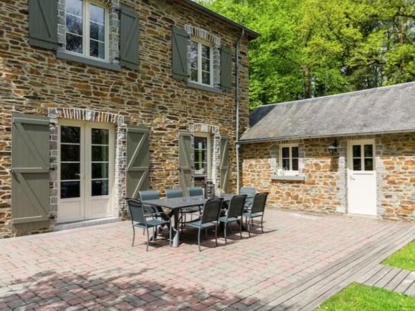 Villa photo 2