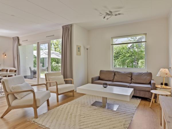 Villa photo 2