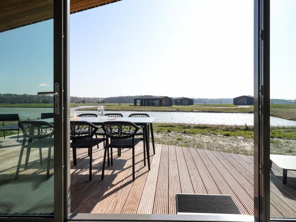 Villa photo 2