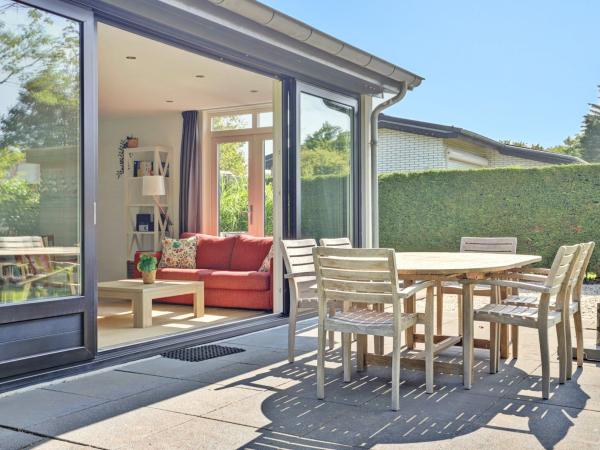 Villa photo 2