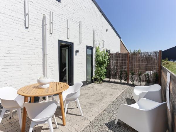 Villa photo 3