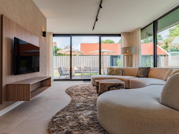Villa photo 3